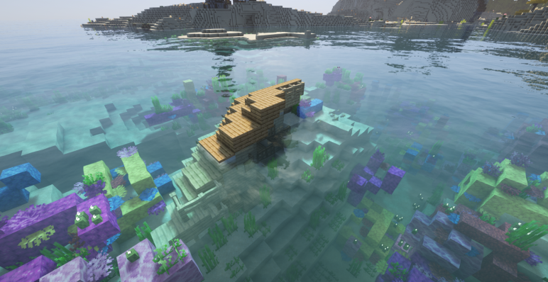 Обломки корабля на мелководье