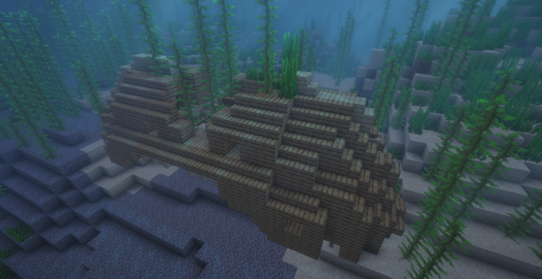 Перевернутый корабль на дне